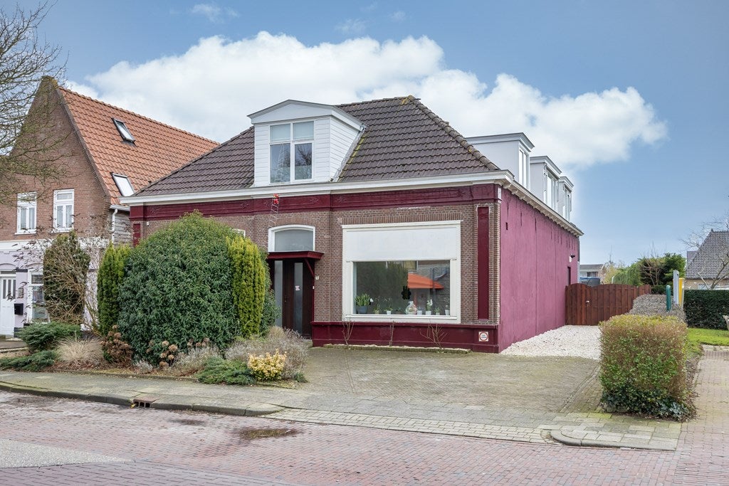 Huis Oosteinde 10 in St.-Jacobiparochie