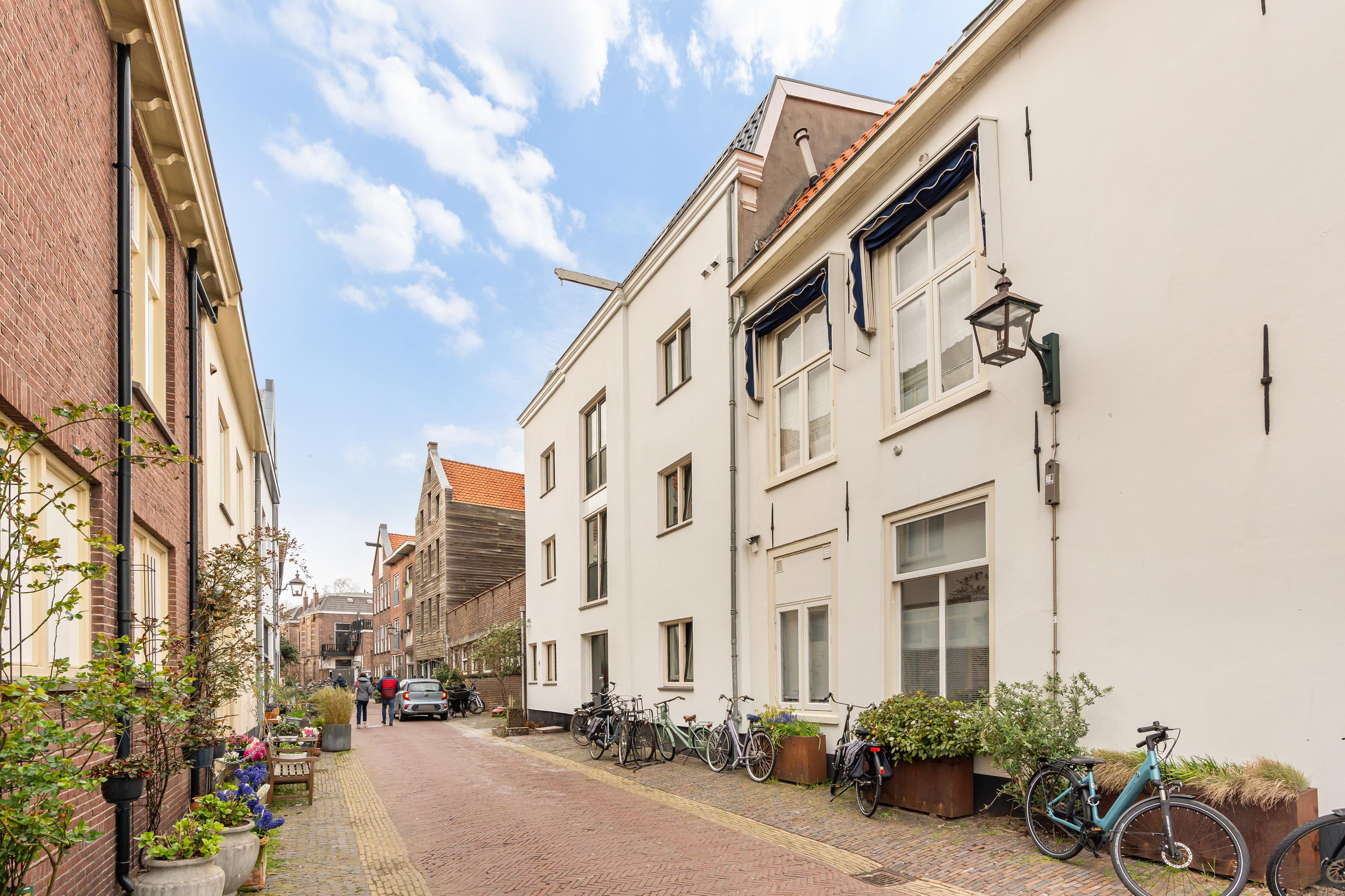 Studio te koop: Bakenesserstraat 27E, Haarlem