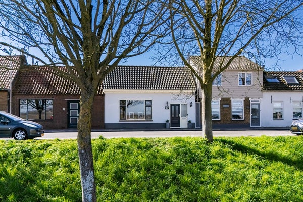 Dorpsstraat 67 in Zuid-Beijerland