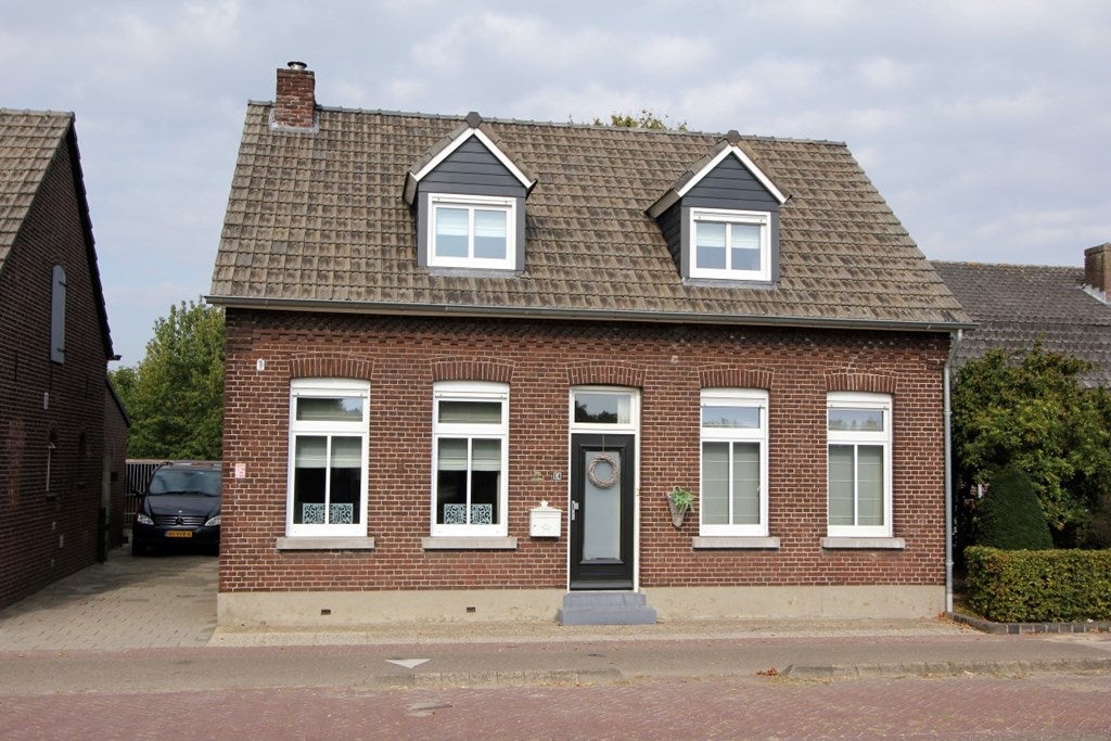 Vrijstaande woning te koop: Stationsstraat 150, Hegelsom