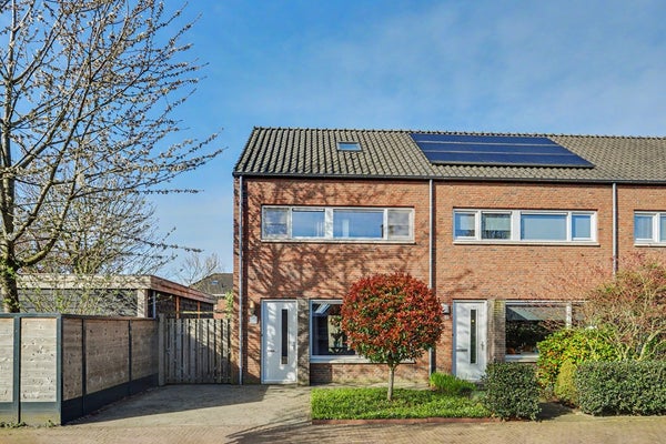 Huis Molenakker 32 in Reusel