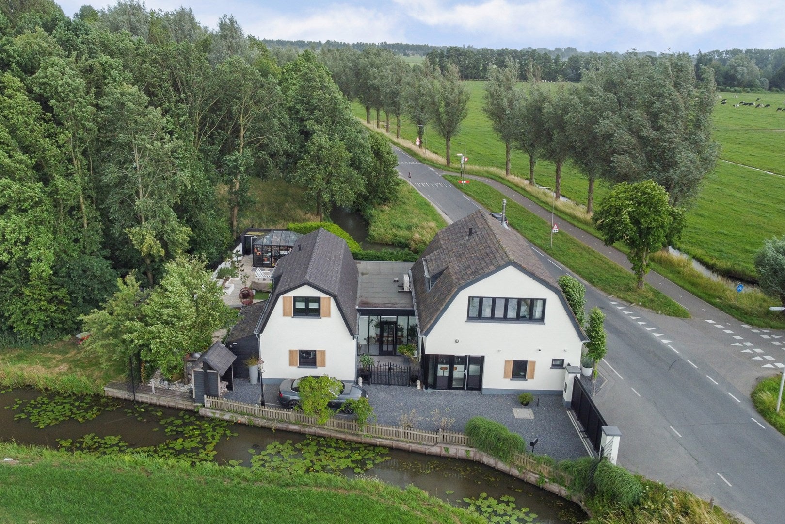 Huis Koenderseweg 1 in Leerbroek