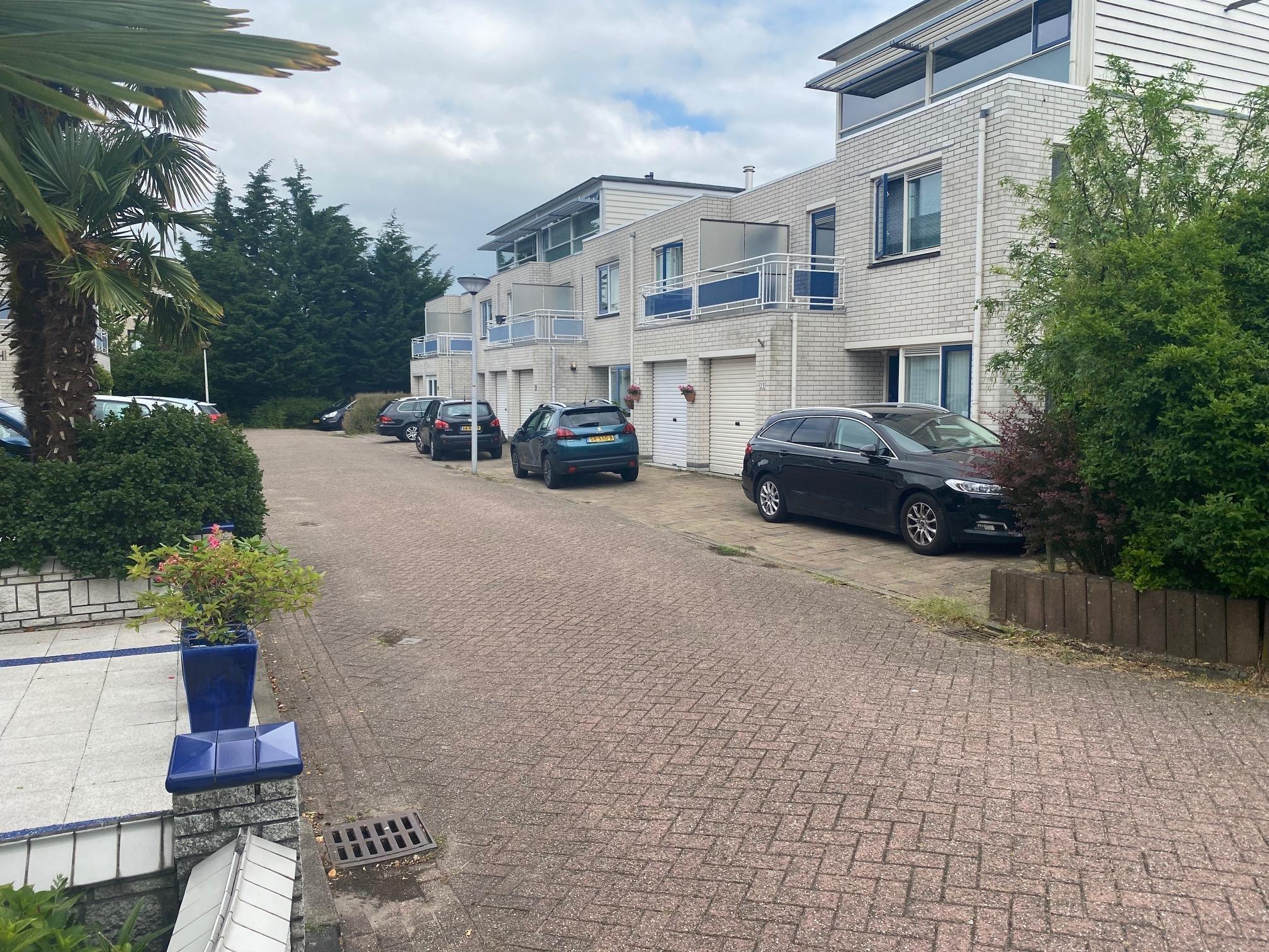 Te huur Huis Ir. van der Sluijsplantsoen in Den Haag