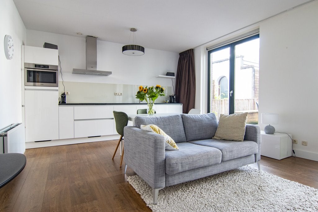 Flat Anjeliersstraat 82 C