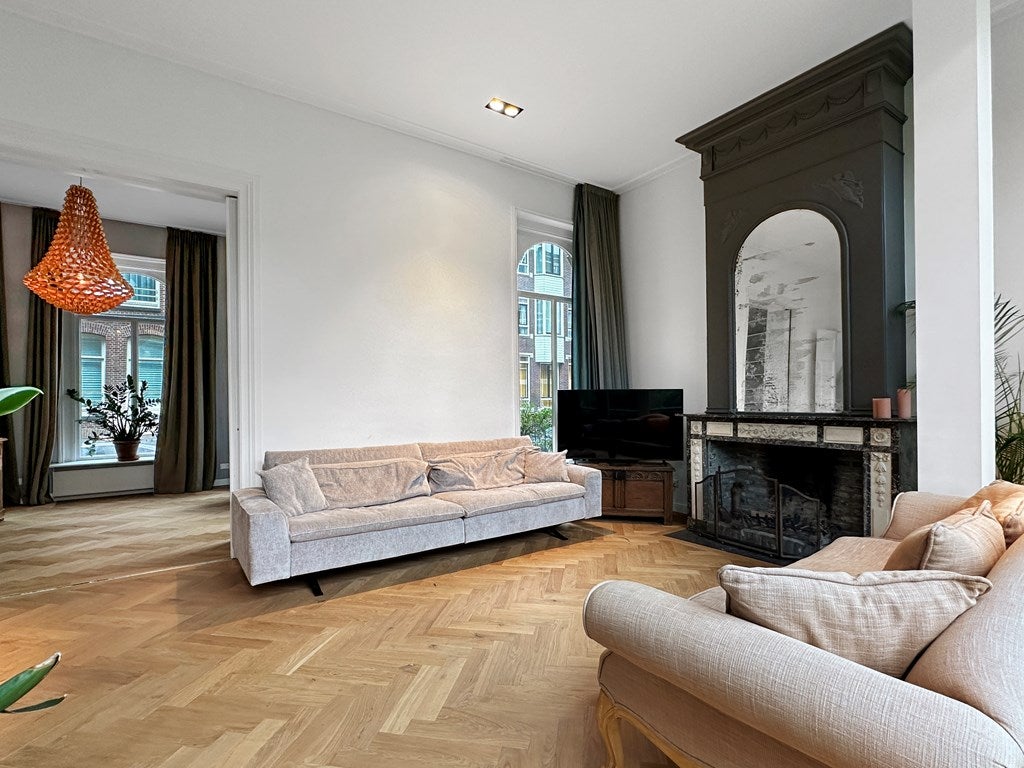 Hoekwoning te huur: Anna van den Vondelstraat 10, Amsterdam