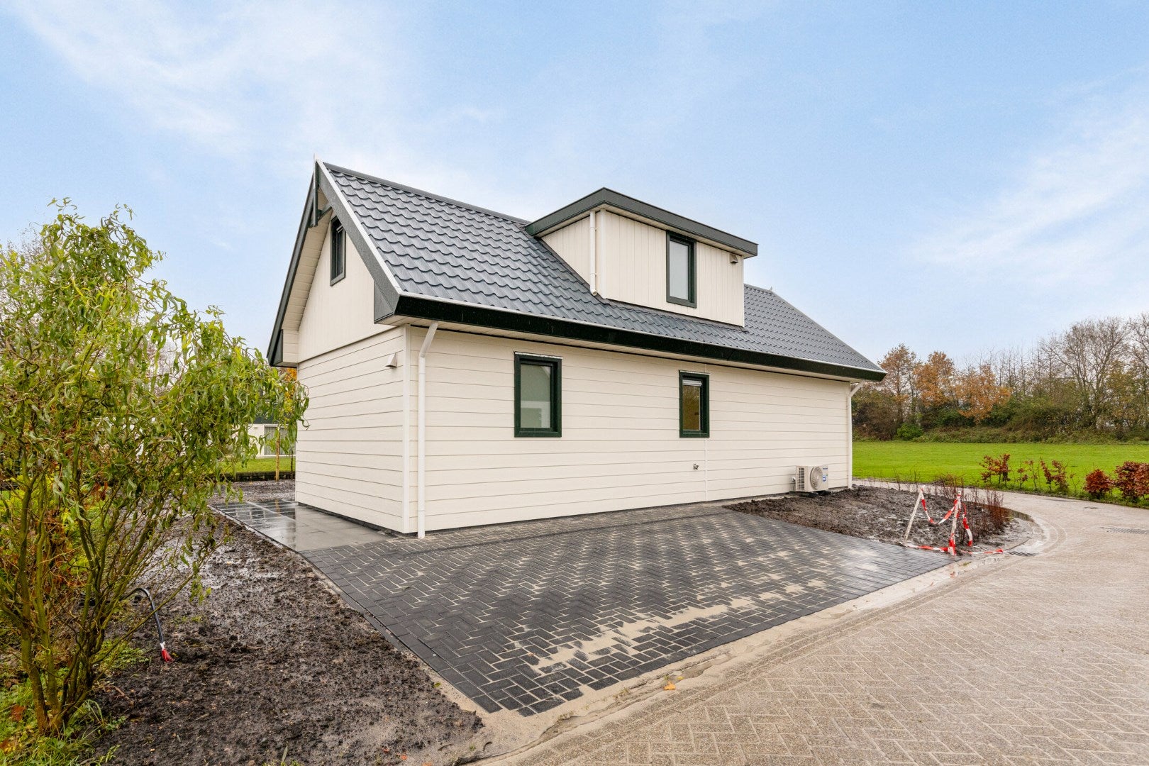 Huis Zuiderdwarsdijk 23 in Gasselternijveen