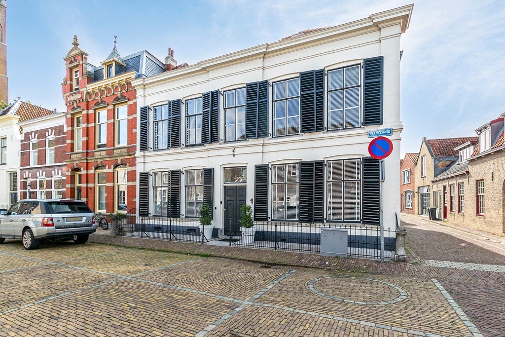Huis Marktveld 1 in Sommelsdijk