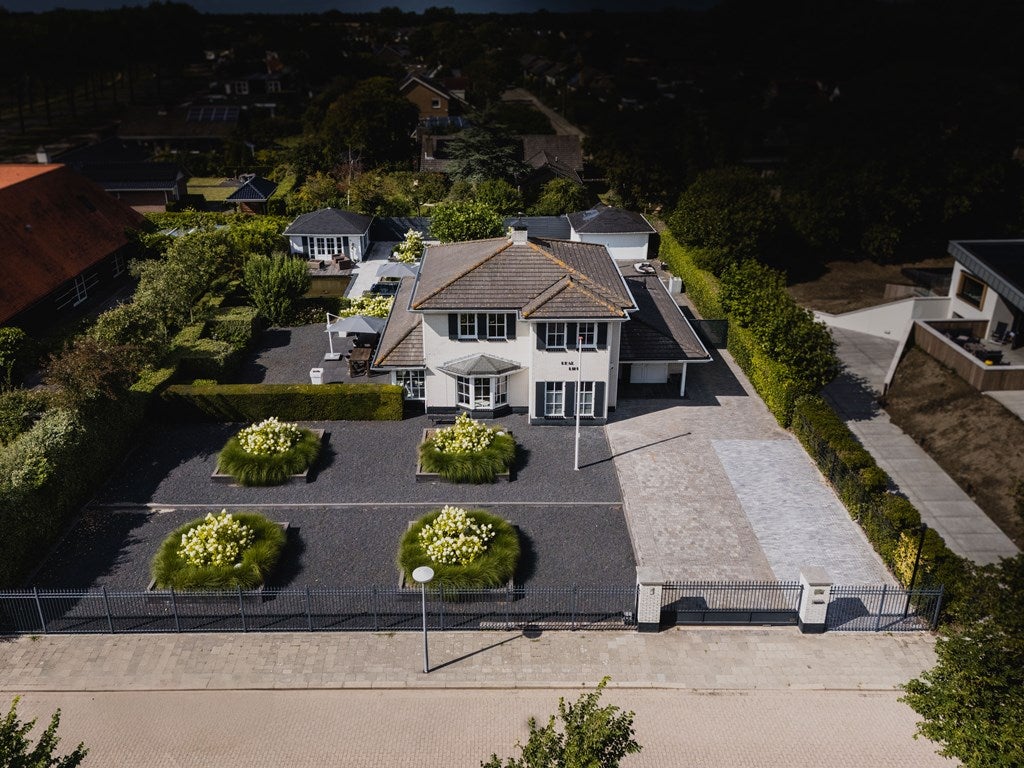 Huis Burgemeester van Woelderenlaan 92 in Vlissingen