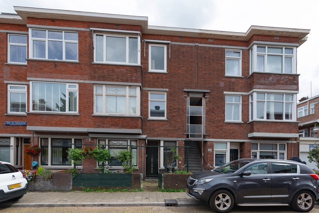 Appartement Elise van Calcarstraat 72 in Den Haag