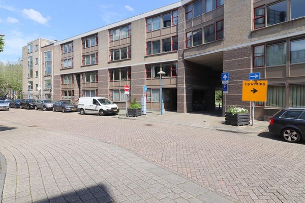 Pastoor van Nuenenhof 8, Utrecht