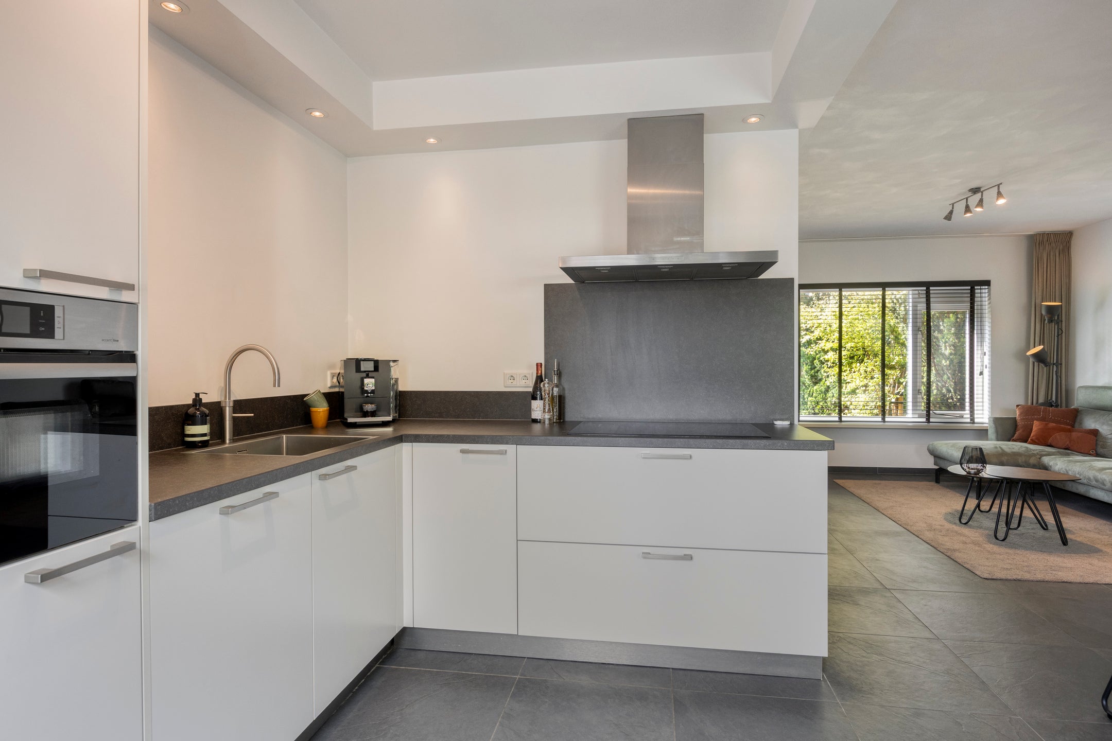 Tussenwoning te koop: Bisschop Bekkerslaan 50, Eindhoven