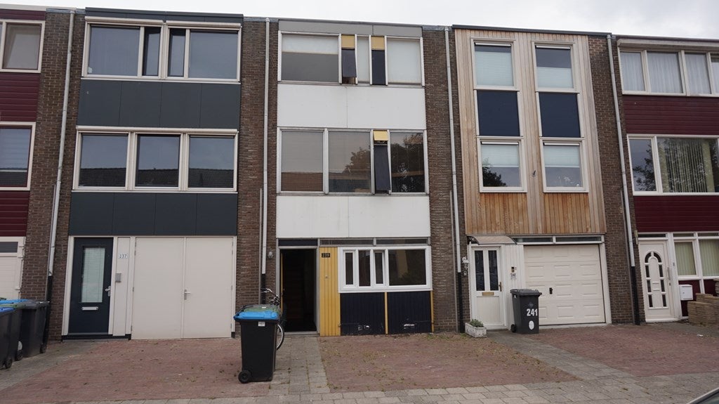 Huis Hanenberglanden 239 in Enschede