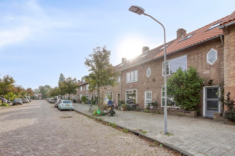 Te huur Huis Cornelis van der Lijnlaan in Haarlem