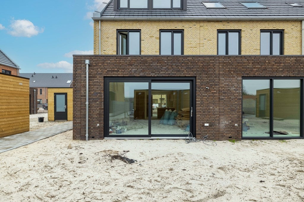 Woonhuis aan de Pieter van Lisselaan in Aalsmeer