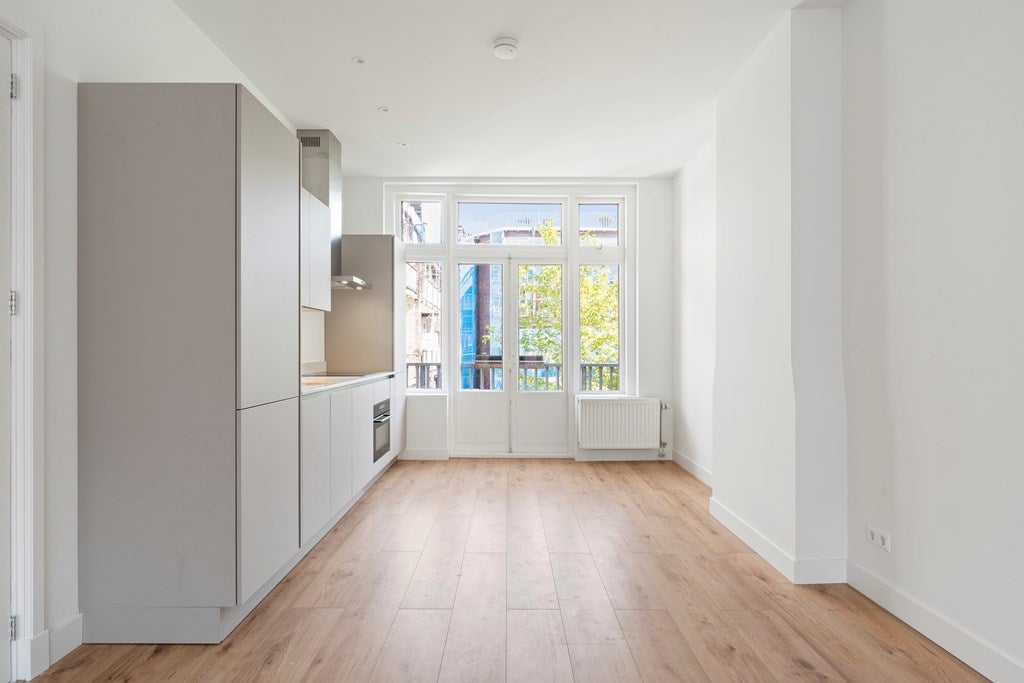 Te huur Appartement Admiraal De Ruijterweg 160 2 in Amsterdam