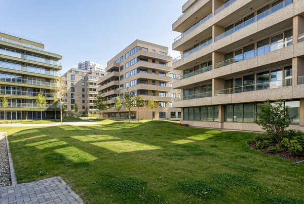 Flat Elzenhagensingel in Amsterdam