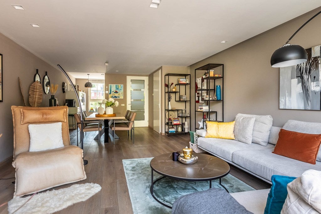 Tussenwoning te huur: Middachten 8, Amstelveen