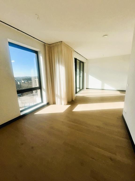 Flat Mies van der Rohestraat