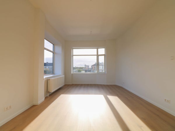 Flat Veenendaalkade in Den Haag