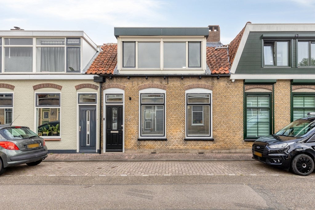 Huis Eendrachtstraat 14 in Middelharnis