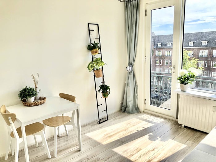 Te huur: Studio Korte Geuzenstraat in Amsterdam