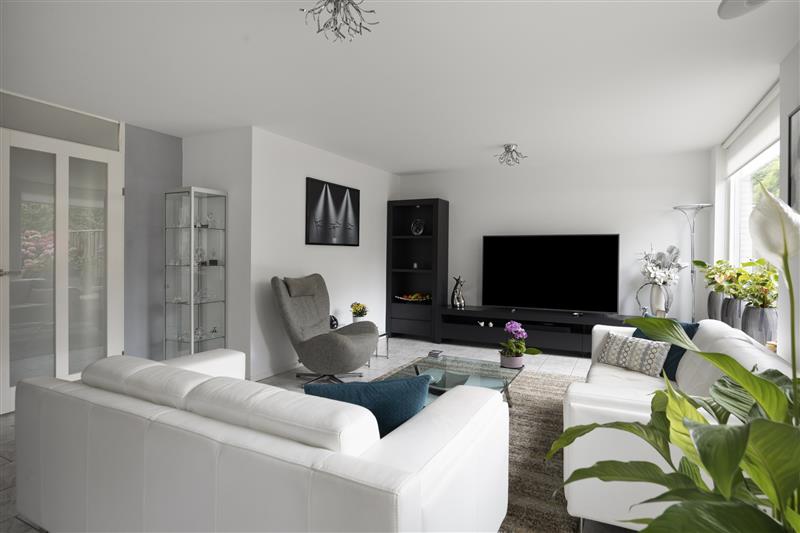 Hoekwoning te koop: Leguaanstraat 2, Almere