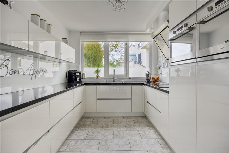 Hoekwoning te koop: Leguaanstraat 2, Almere