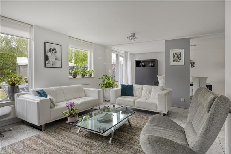 Hoekwoning te koop: Leguaanstraat 2, Almere