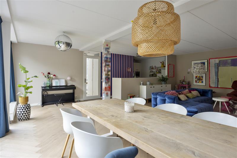 Tussenwoning te koop: Diadeemstraat 74, Almere