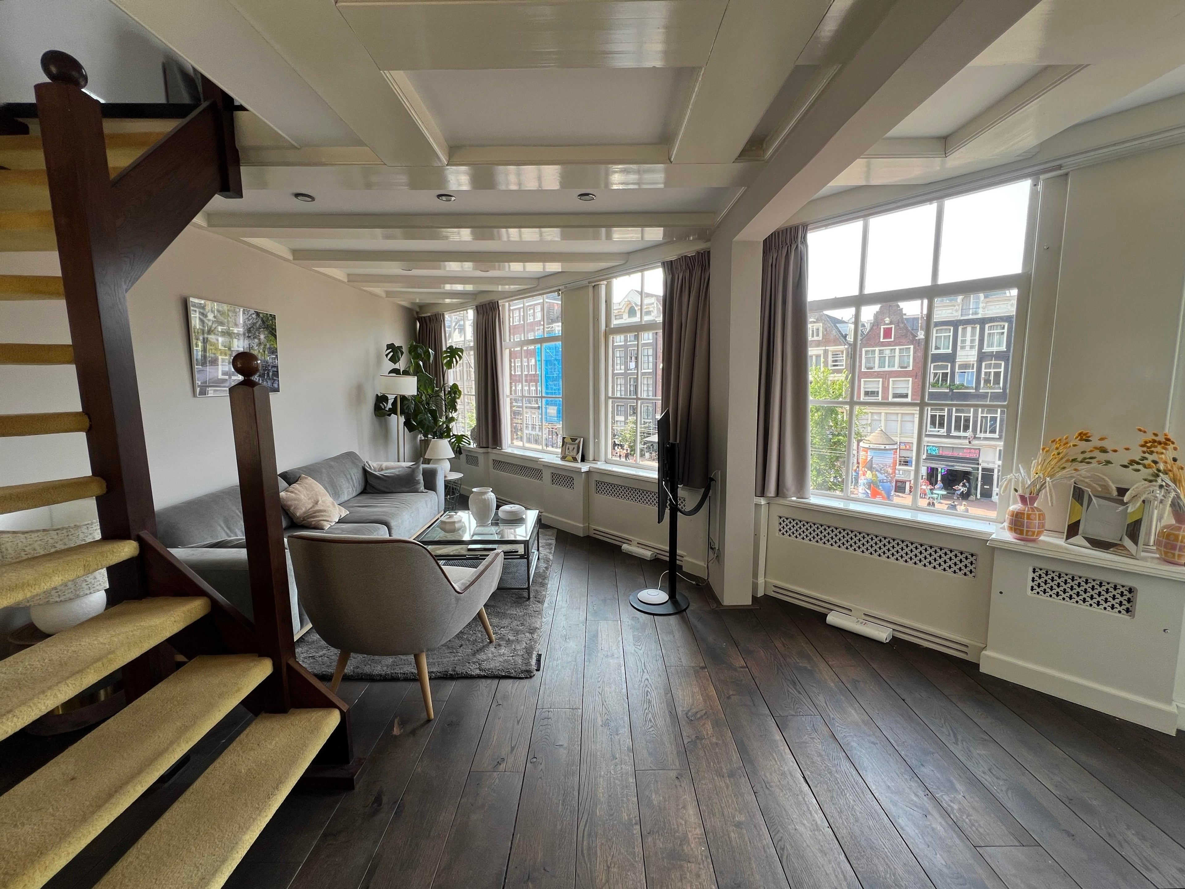 Te huur Appartement Nieuwezijds Voorburgwal in Amsterdam