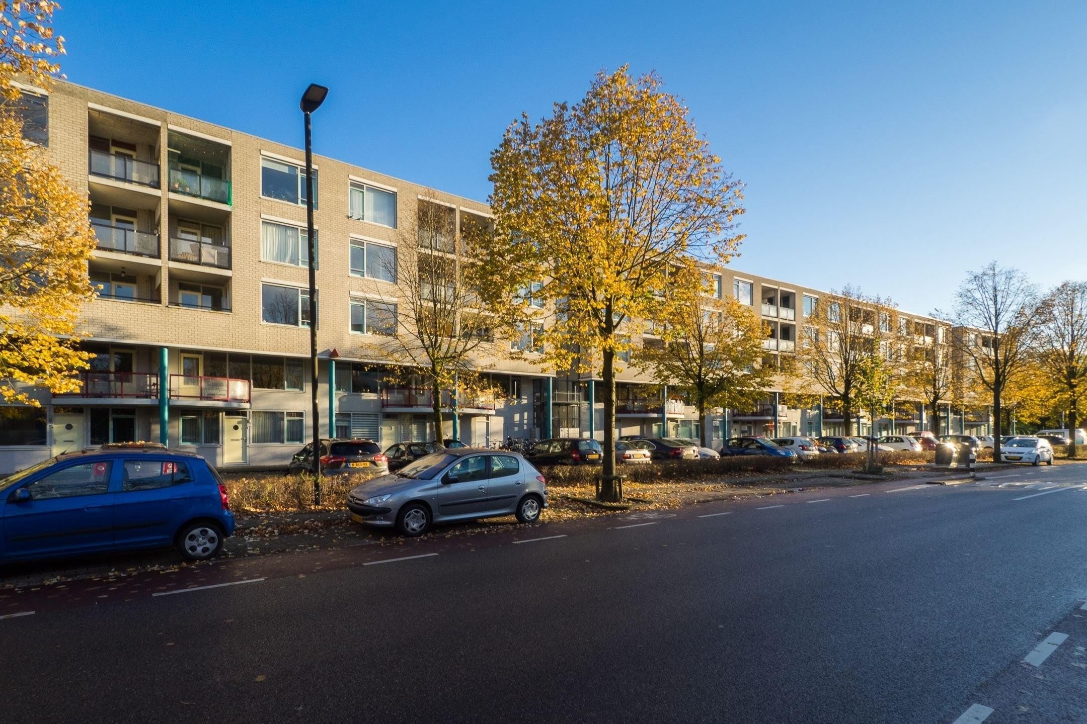 Appartement Aartsbisschop Romerostraat in Utrecht