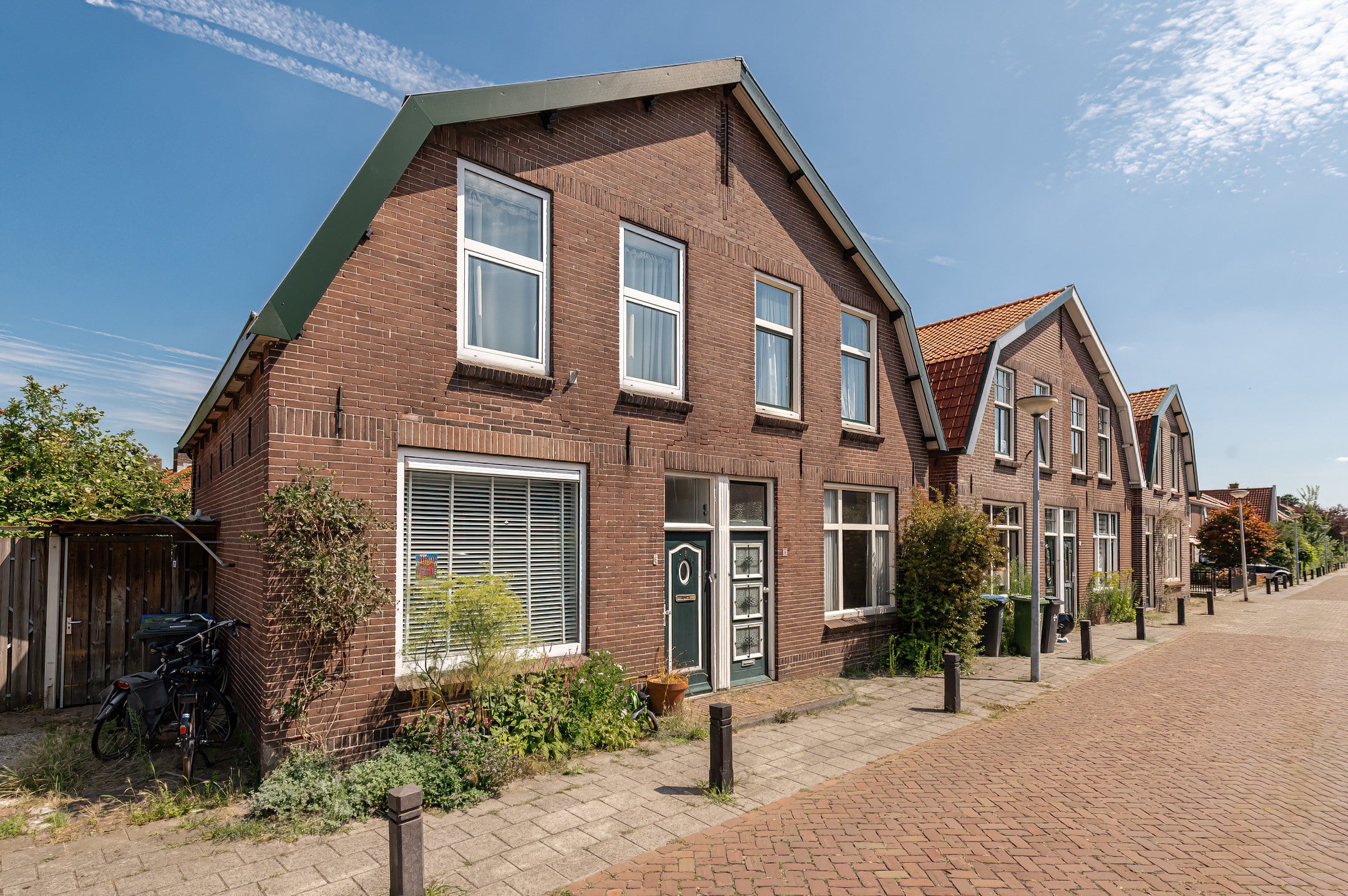 Twee-onder-één-kap te koop: Dahliastraat 8, Culemborg