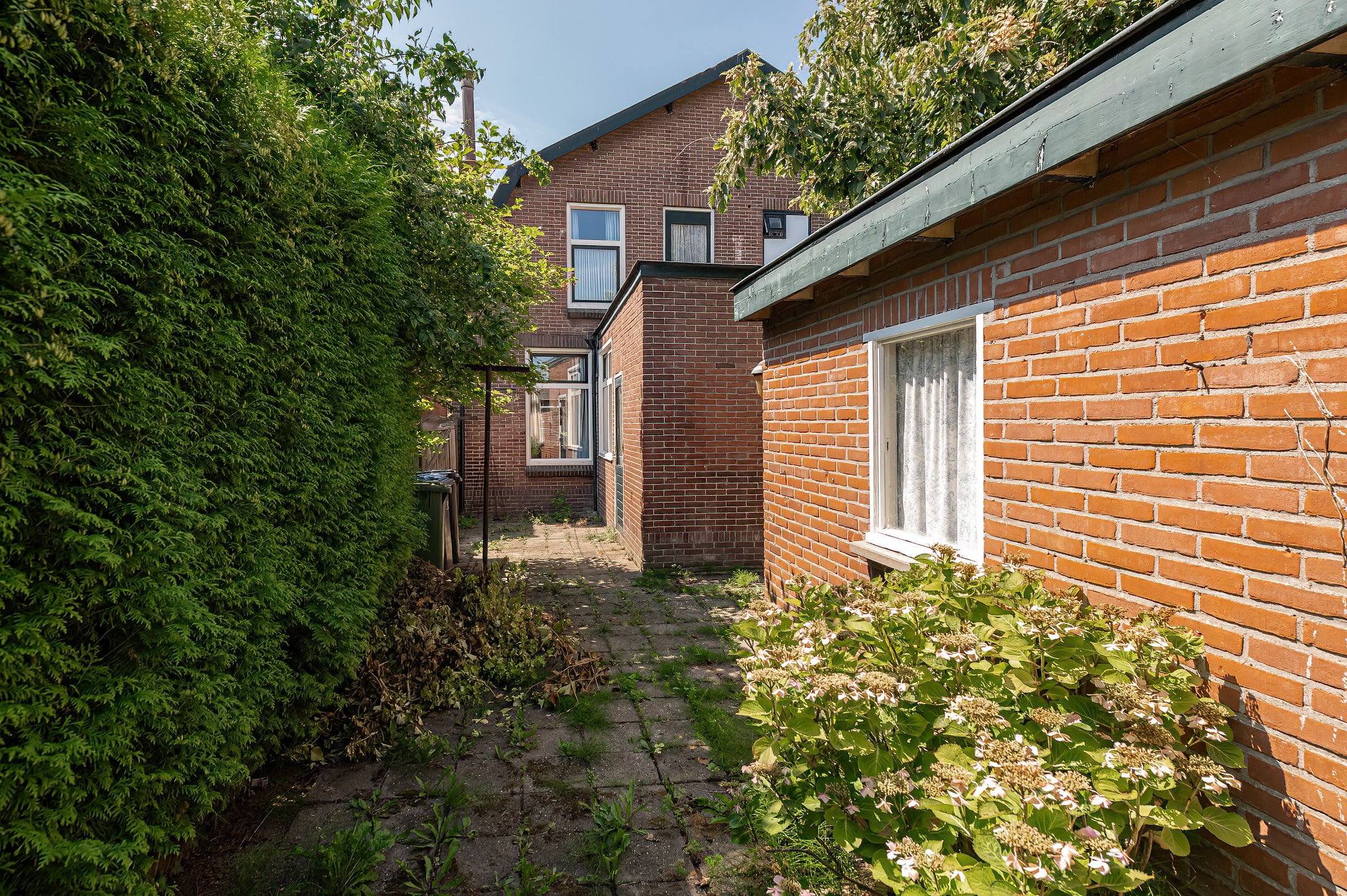 Twee-onder-één-kap te koop: Dahliastraat 8, Culemborg