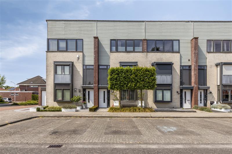 Huis Oogstvelden 38 in Best
