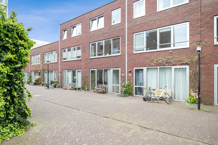 Te huur: Huis Paul Schuitemahof 12 in Amsterdam