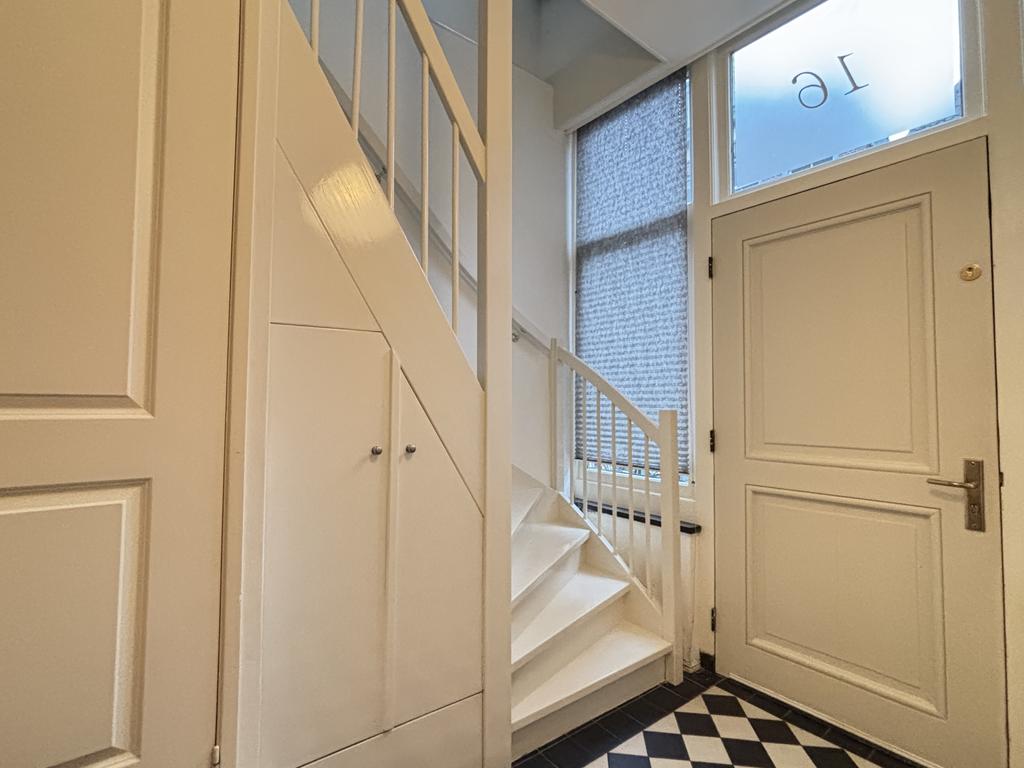Tussenwoning te huur: Lange Smeestraat 16, Utrecht