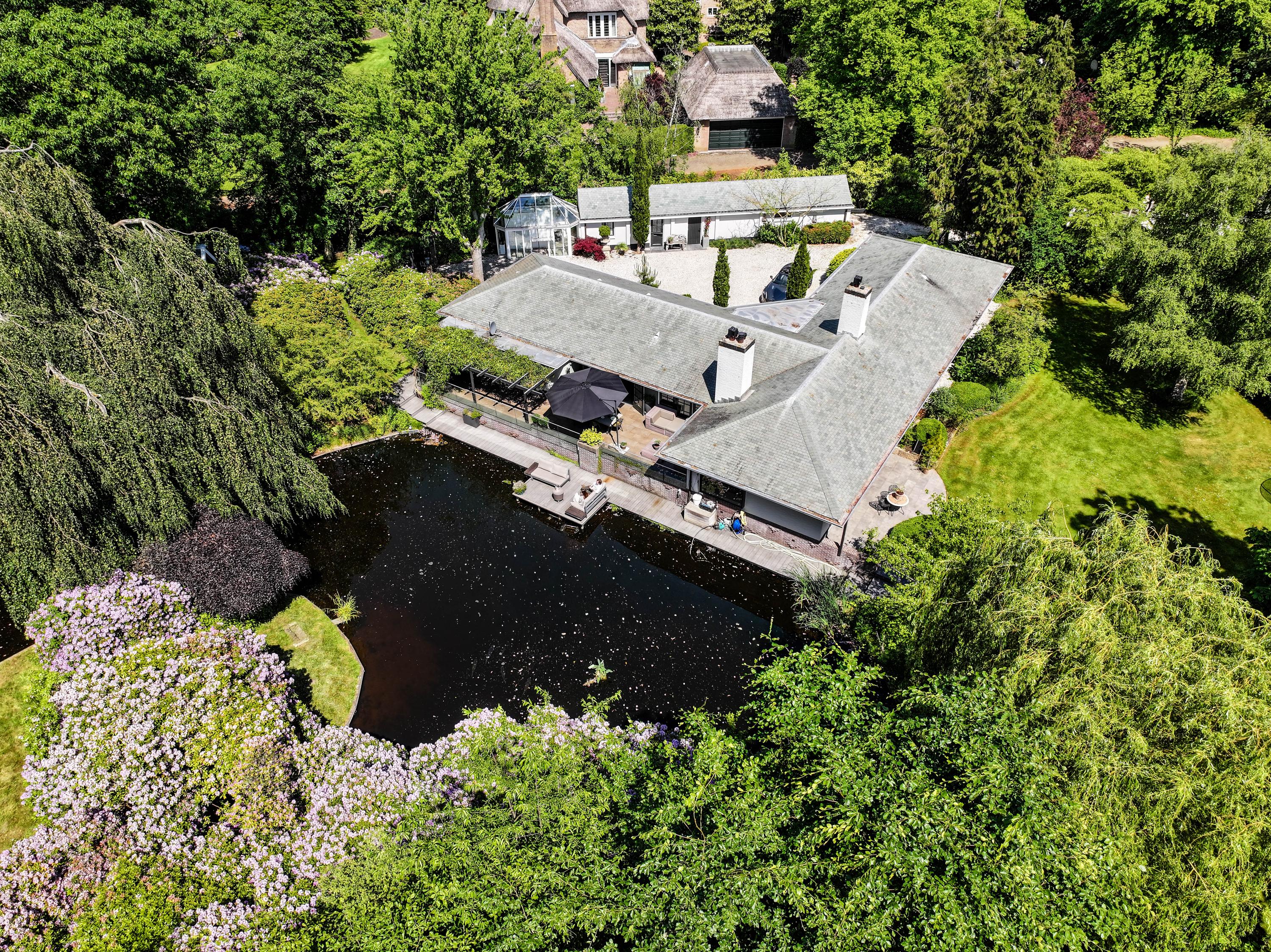 Huis Achttienhontpad 4 in Warmond