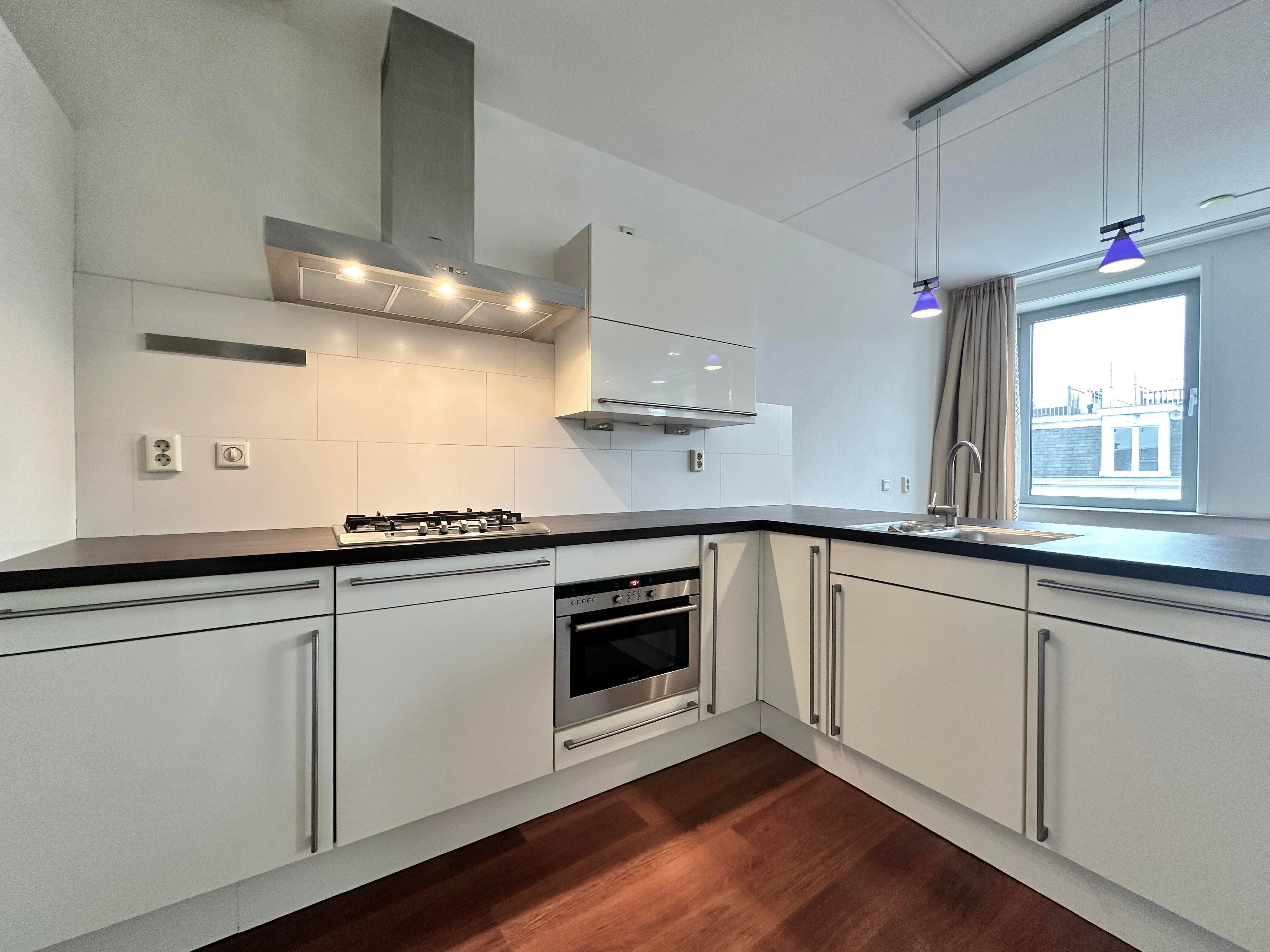 Te huur Appartement Ten Katestraat in Amsterdam
