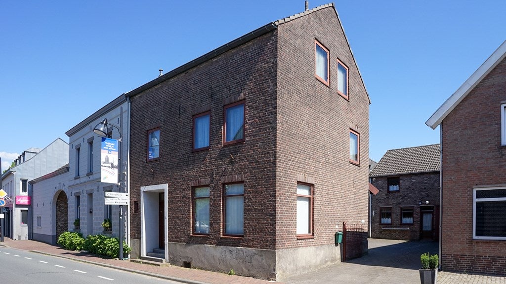 Huis Pastoor Brouwersstraat 10 in Margraten