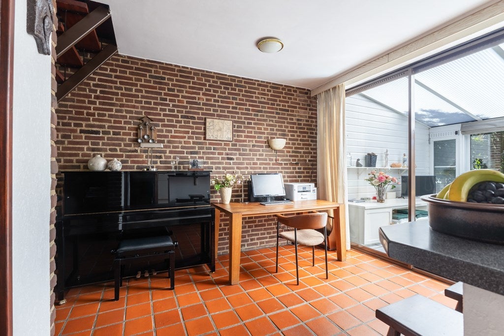 Twee-onder-één-kap te koop: Meidoornlaan 34, Renswoude
