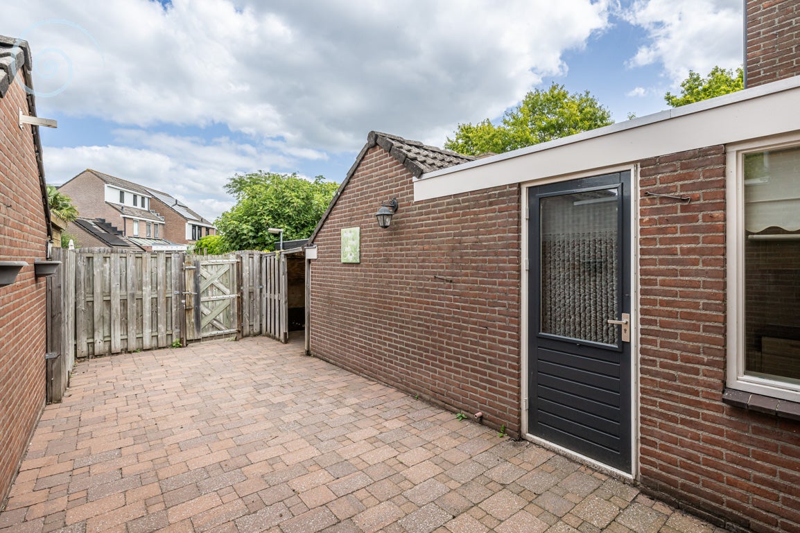 Tussenwoning te koop: Marshof 33, Oude-Tonge
