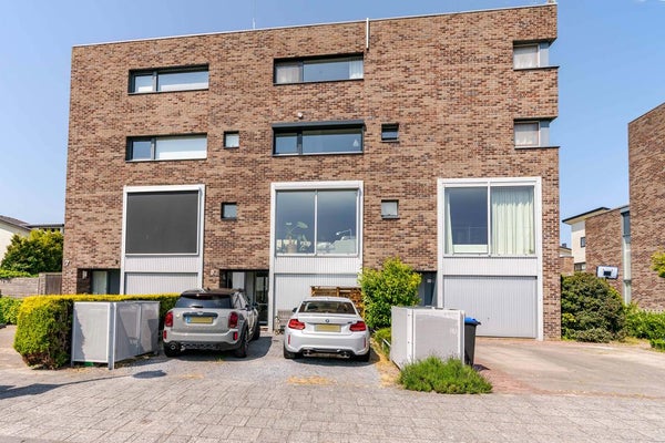 Huis Aalscholveroever in Den Haag