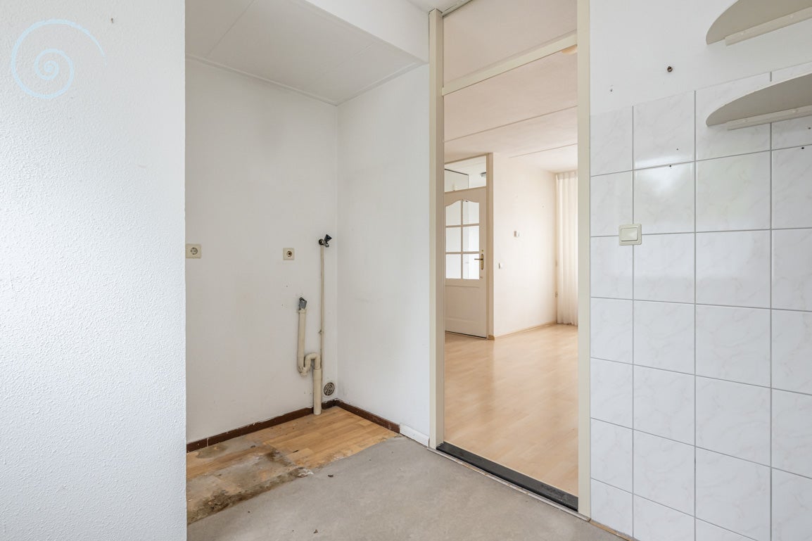 Tussenwoning te koop: Pimpelmees 26, Sommelsdijk