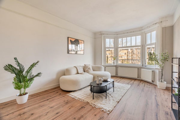 Van Tuyll van Serooskerkenweg 93 2 in Amsterdam