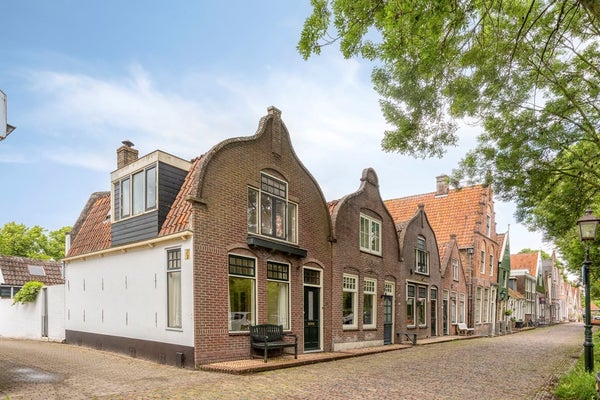 Voorhaven 42 in Edam