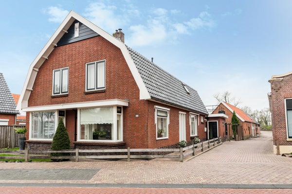 Huis te koop Oosteinde 122 in Vriezenveen voor € 269.500
