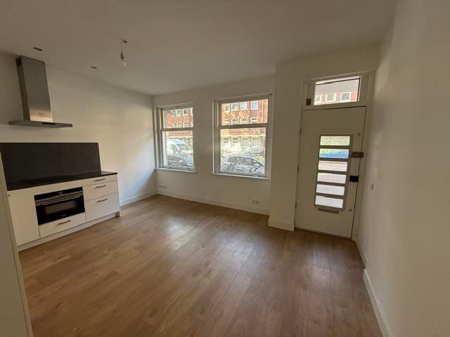 Appartement te huur: Haarlemmermeerstraat 127H, Amsterdam