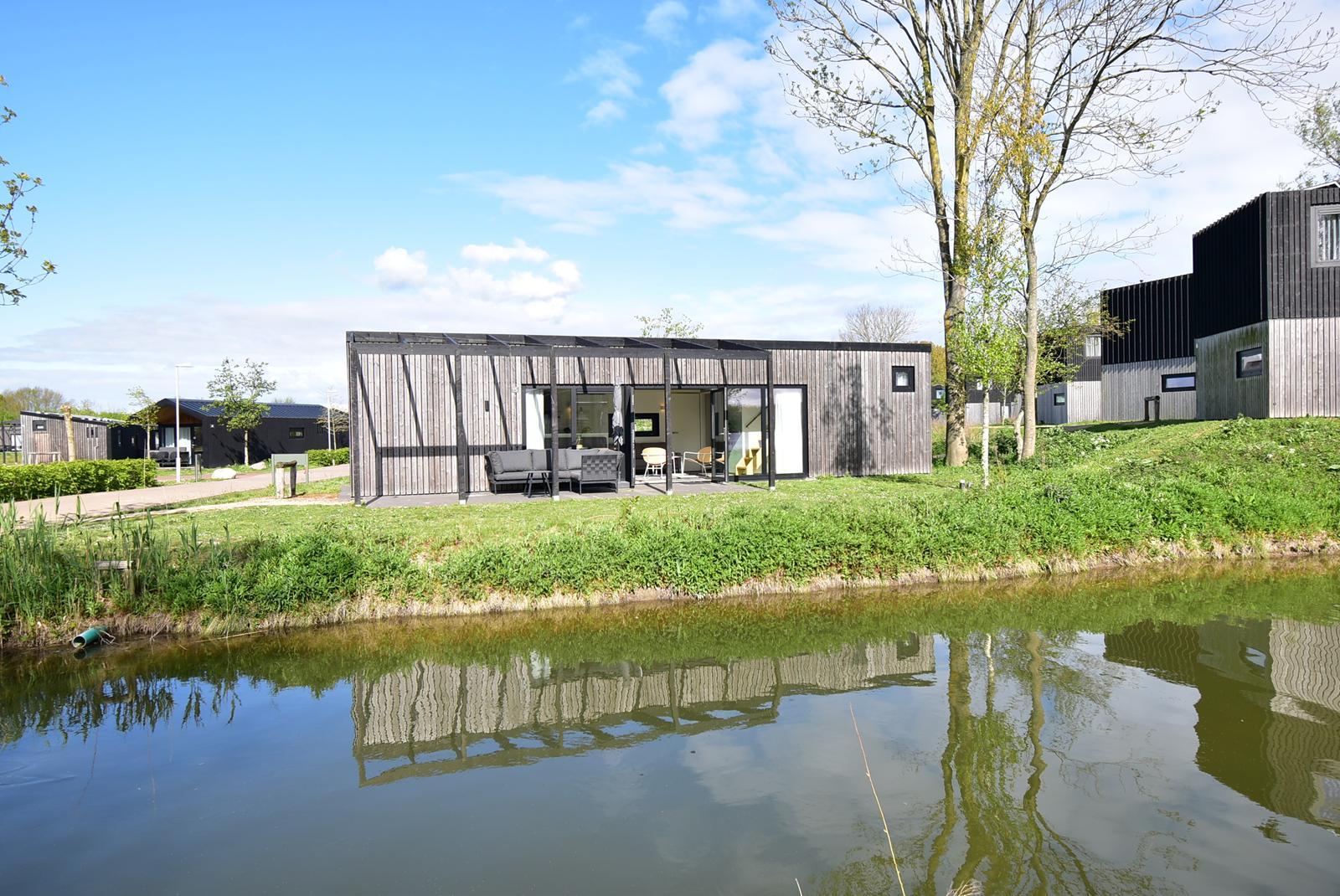Huis Buitengronden 7 15 in Zwartewaal