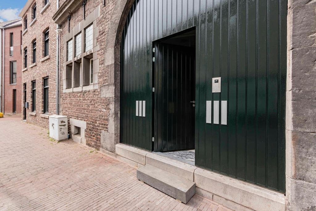 Studio te huur: Plakstraat 118, Sittard
