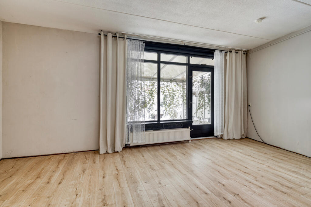 Tussenwoning te koop: Duke Ellingtonstraat 4, Almere